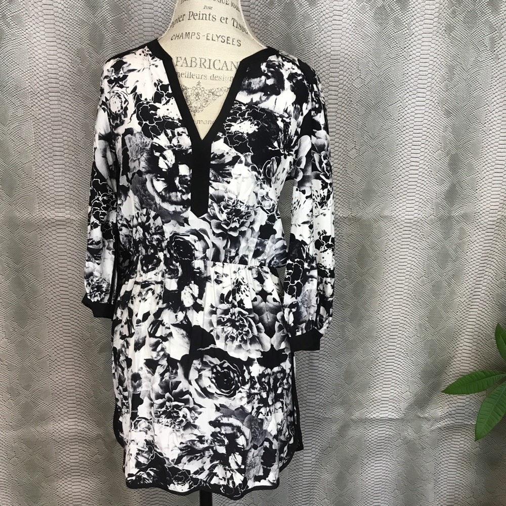 Parker black white floral v neck silk dress